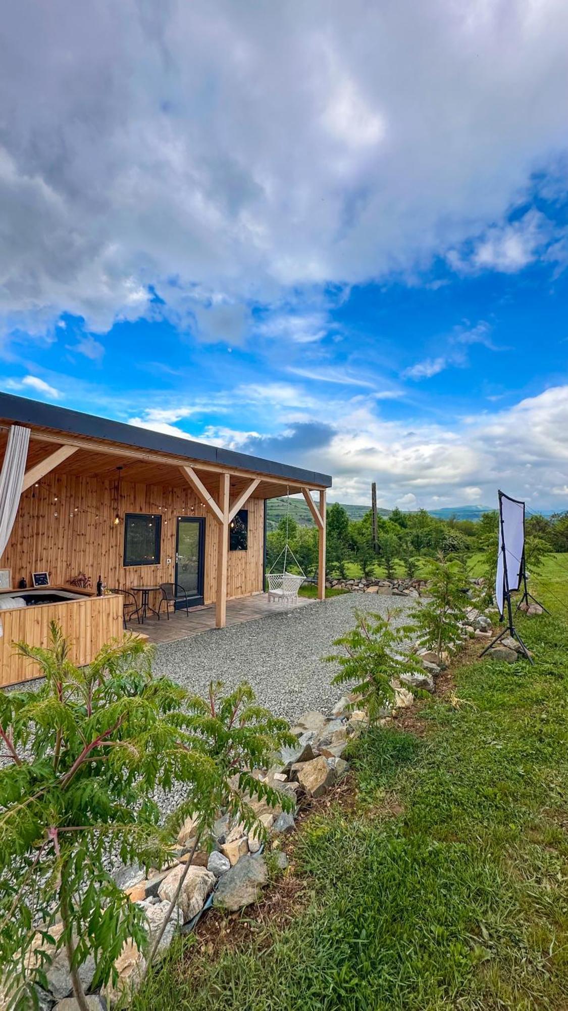 Kubiq Transalpina Villa Petresti Exterior photo