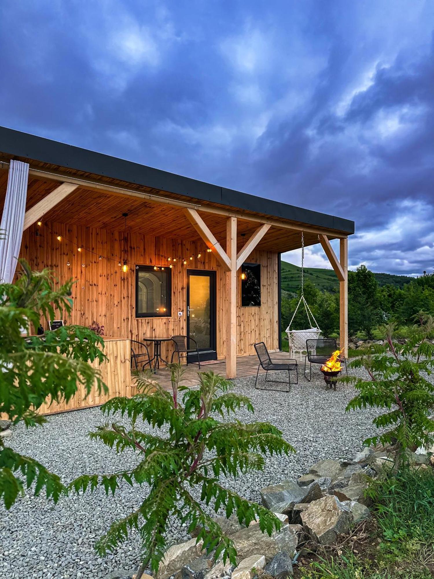 Kubiq Transalpina Villa Petresti Exterior photo